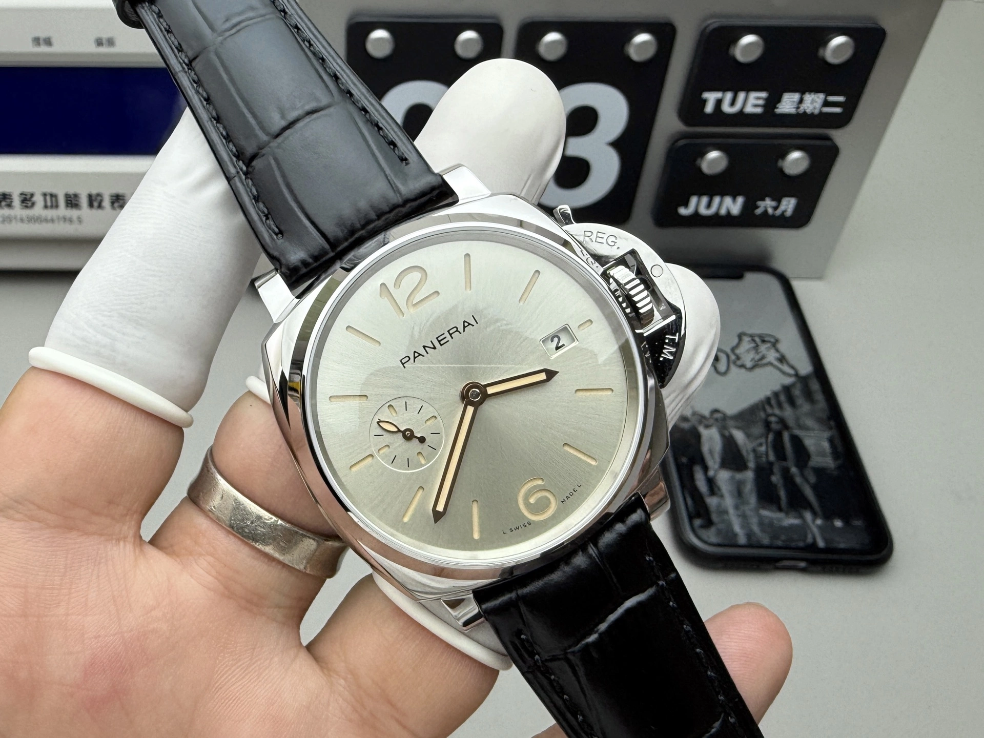 Flexible CBD Factory Panerai Luminor Due 42mm Ivory Dial Black Leather Strap Smooth Bezel (PAM01249)1:1 Super Clone – DDP.900 Movement 357